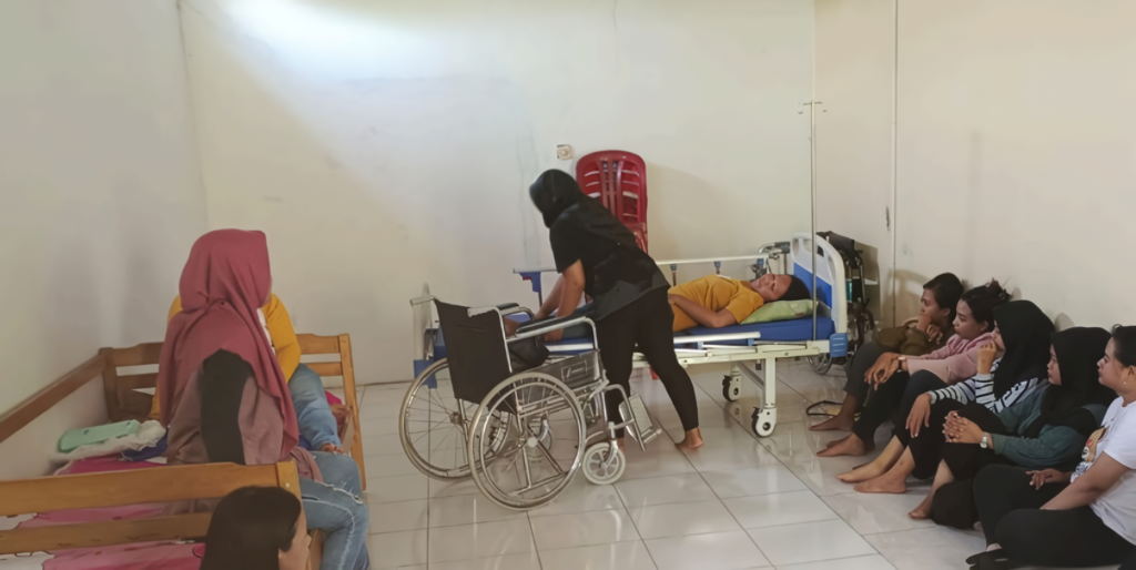 pelatihan caregiver lpk wirasti